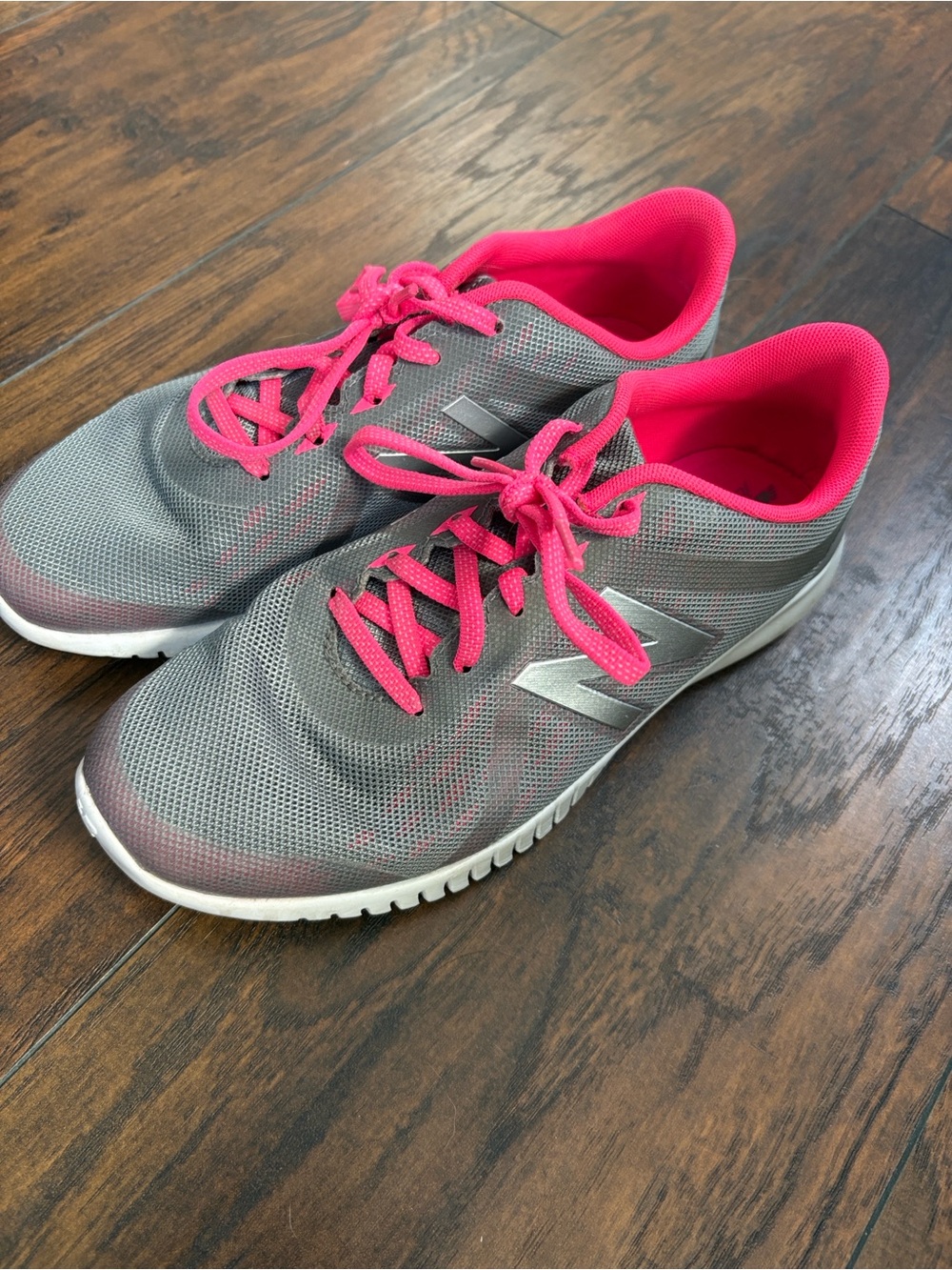 New Balance Women's Gray Athletic Sneakers with Pink Lining